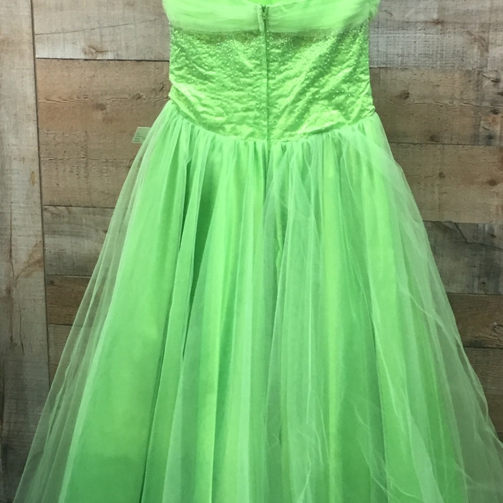 Cassandra Stone brand size 4 green formal dress