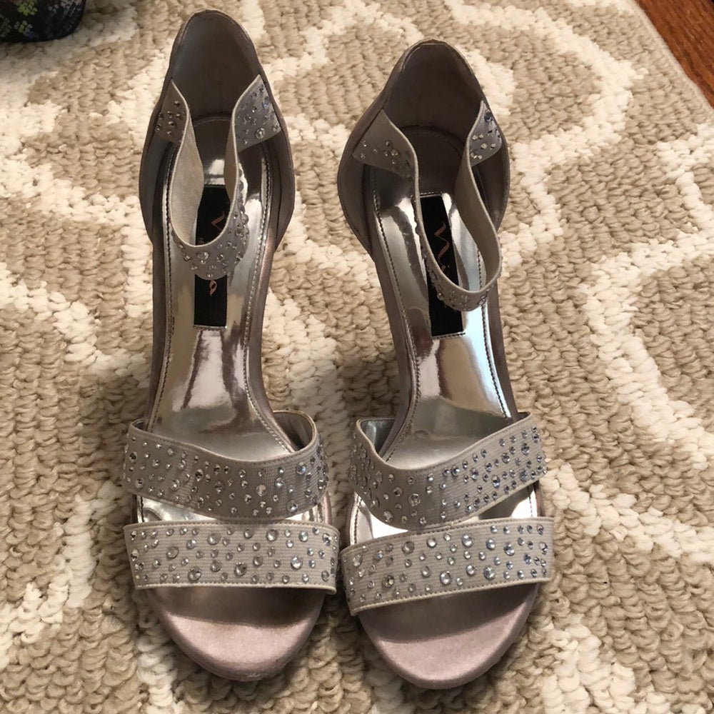 Size 7.5 Nina New York heels