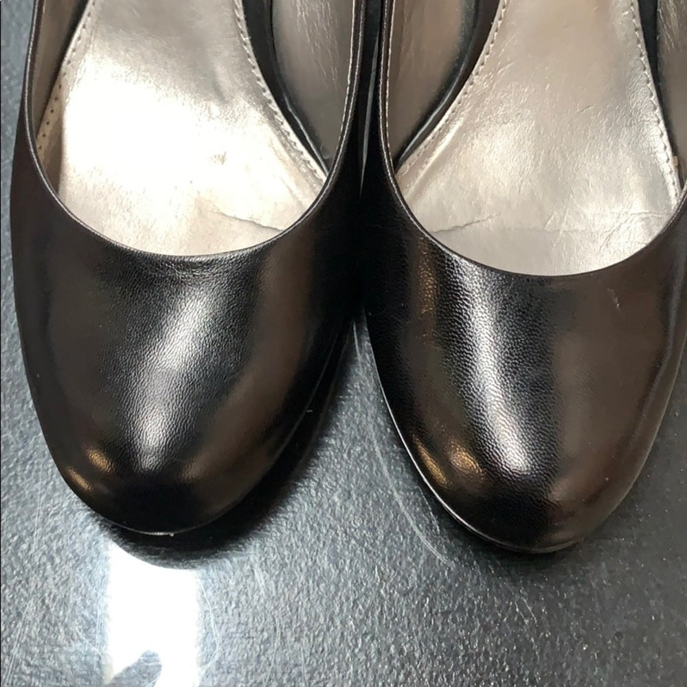 Size 7.5 Liz Claiborne “Johnnie” leather heels