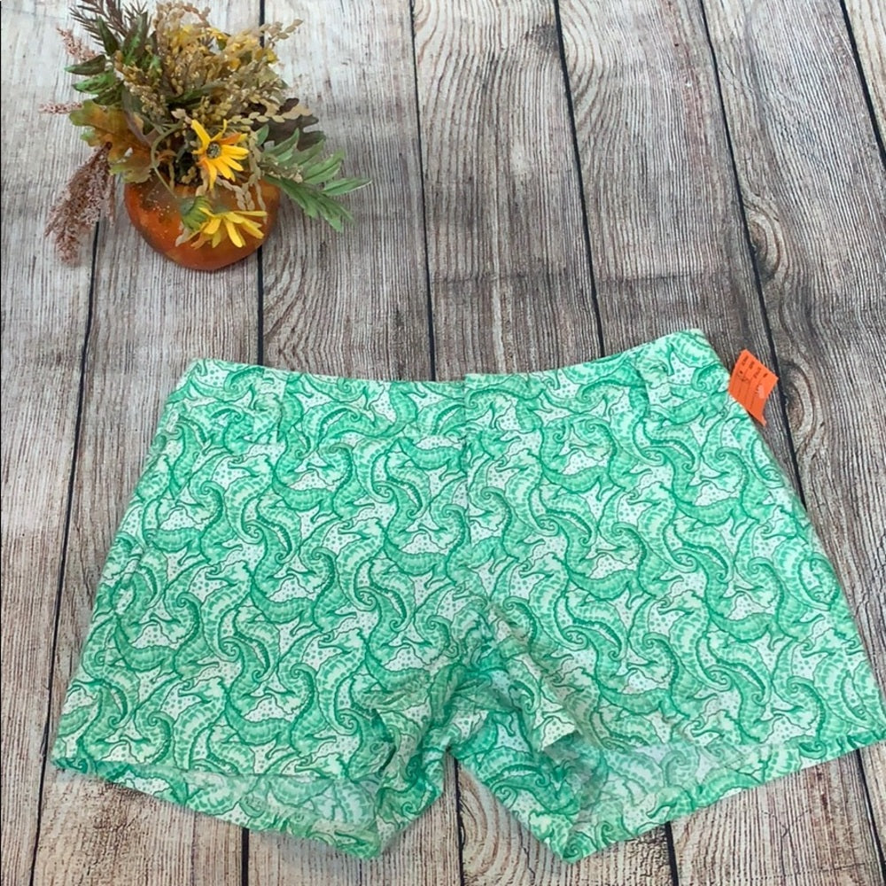 Size 0 shorts with seahorses