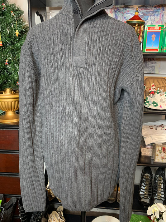 Size Large Men Nautica sweater - gray