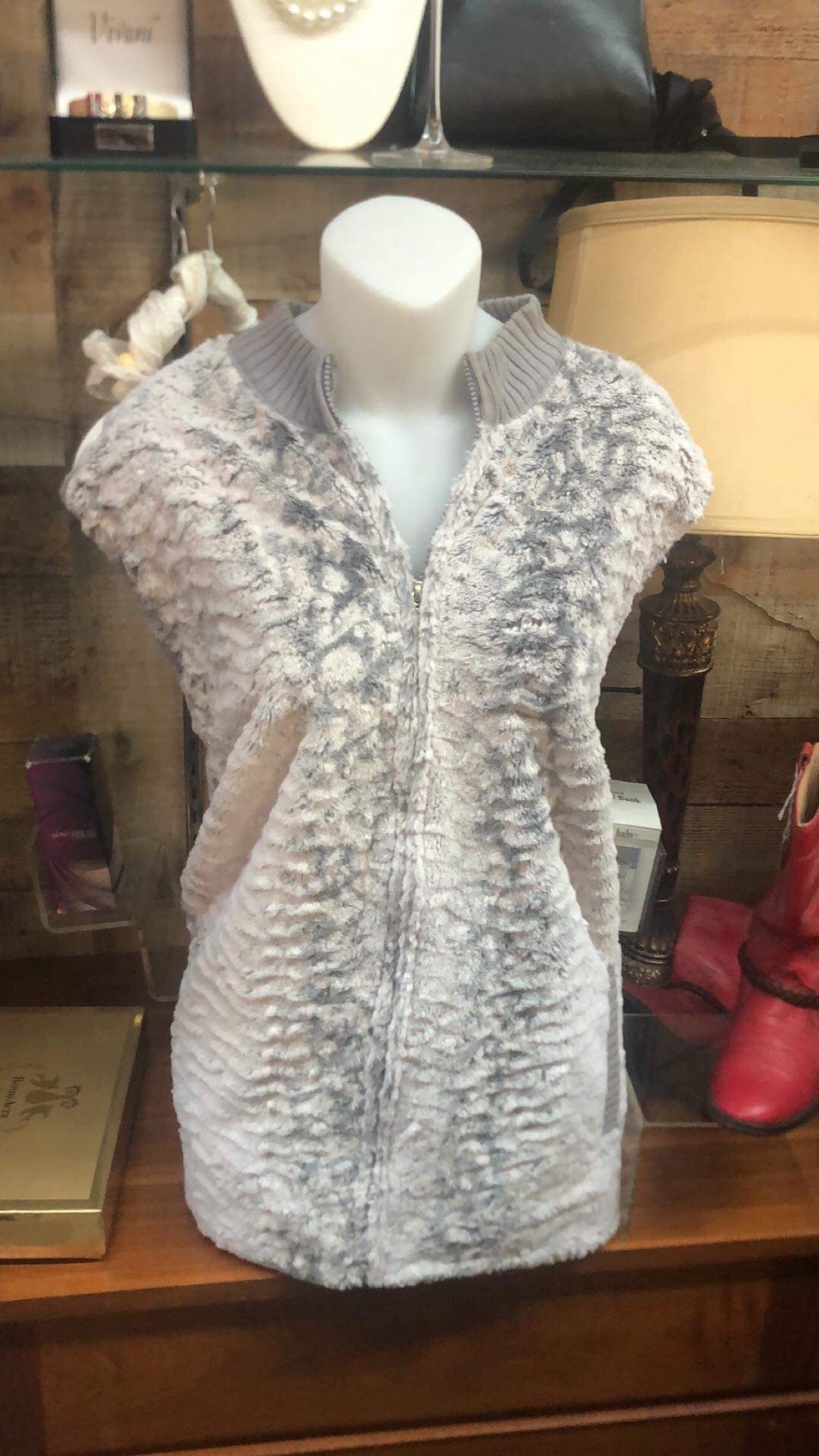 Size 24W Faux fur sweater vest