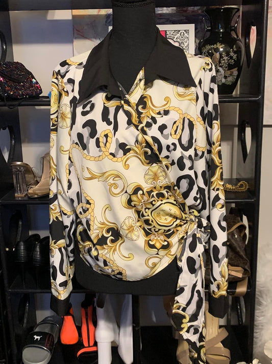 Size 2X white, gold and black top