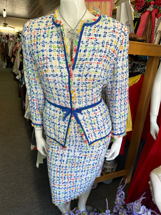 Beautiful Escada skirt suit