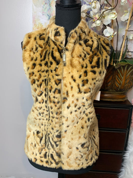 Size PL faux fur sweater vest