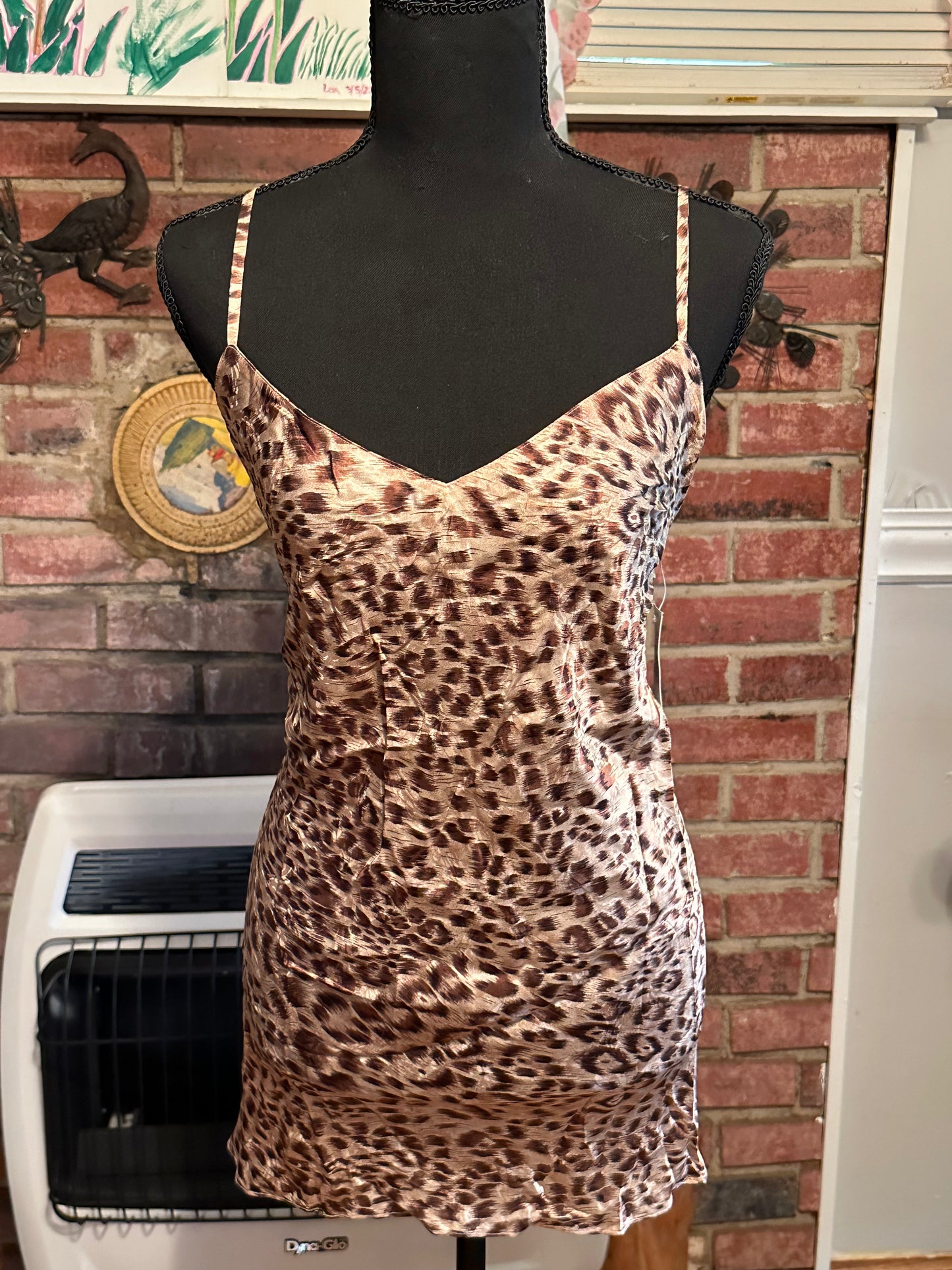 Size L NWT Augus Leopard Print 100% Silk Robe and Negligée