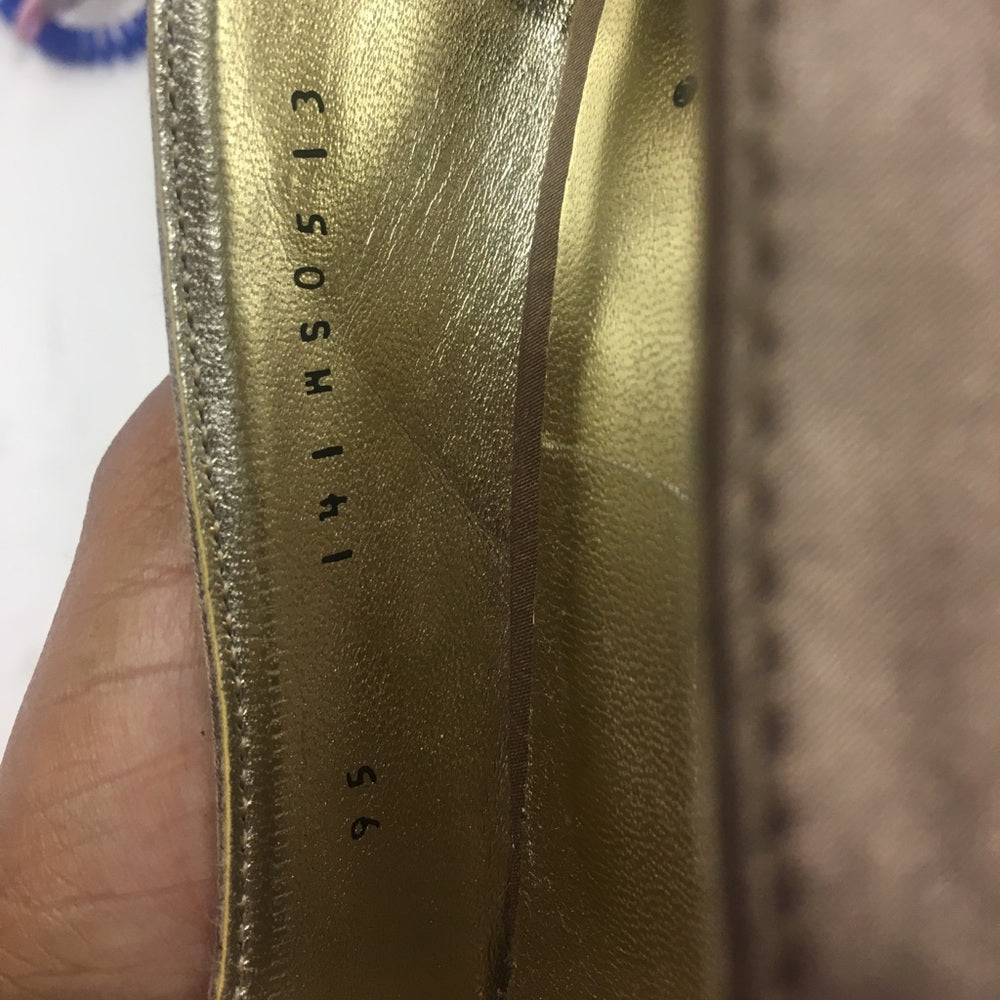 Size 10.5 gold heels 4.5 inch