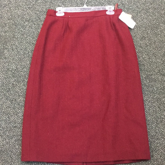 Size 16 new wool skirt burgundy