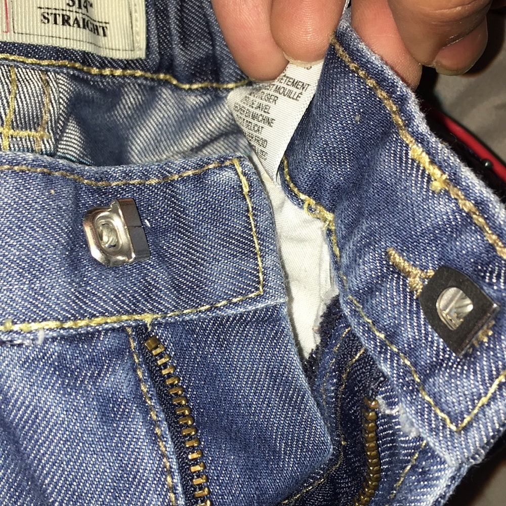 Size 5 regular Levi’s jeans