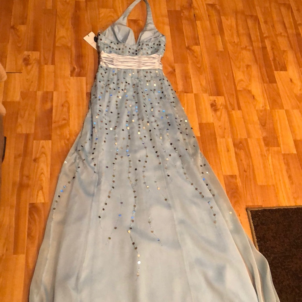 Size 0 sequined formal dress NWT