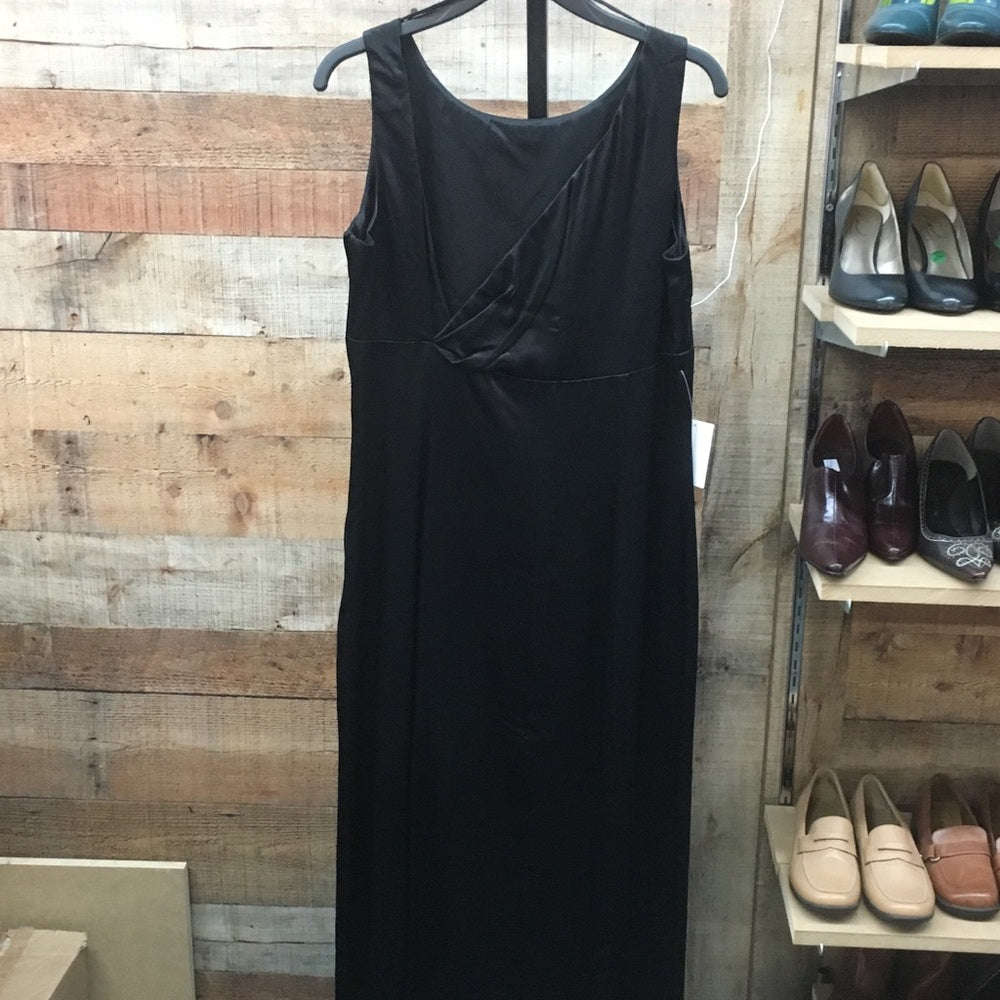ONYX NITE size 16 black formal dress