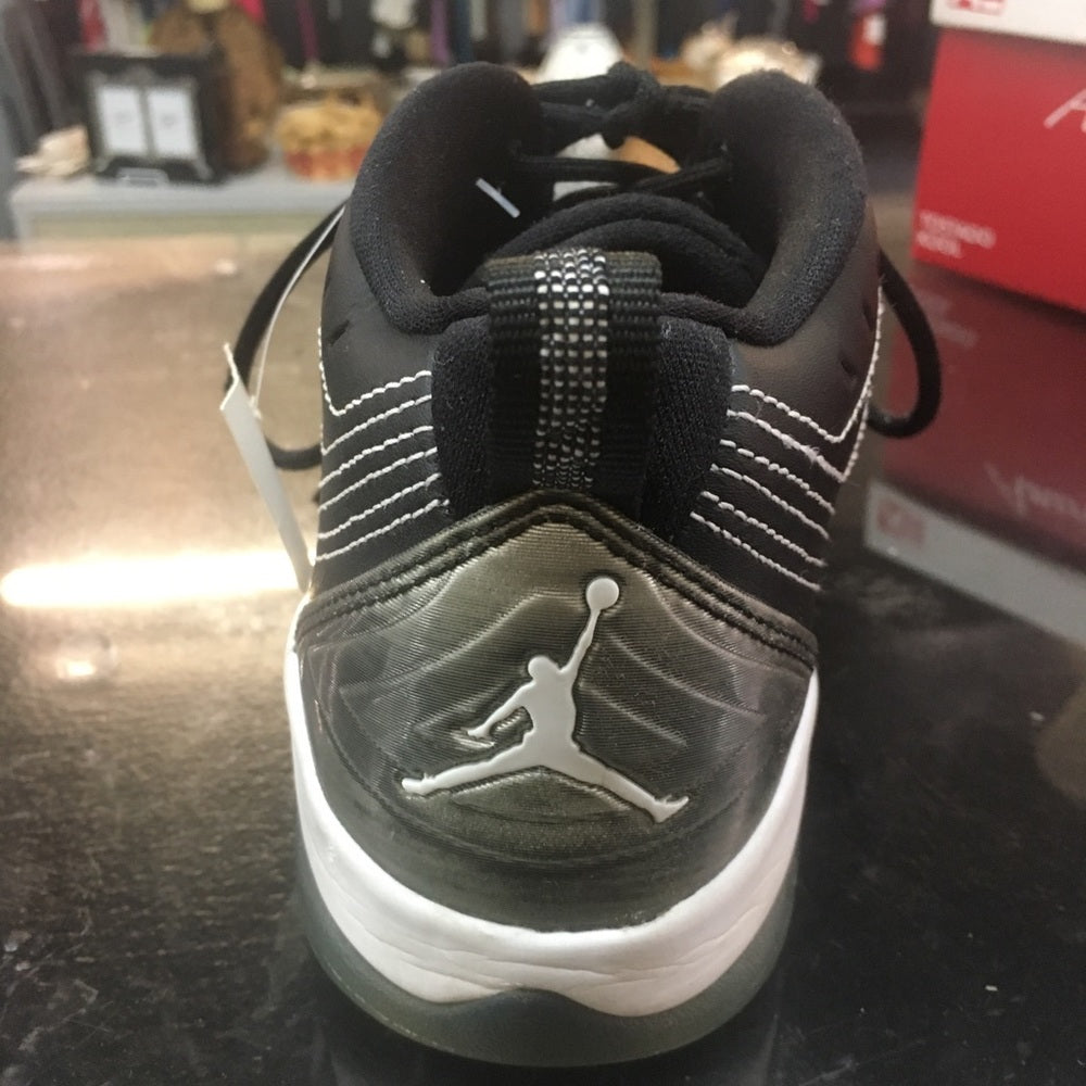 Black and white Jordan’s size 5y sneakers