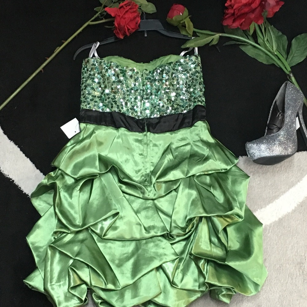Speechless green/black formal dress size 3