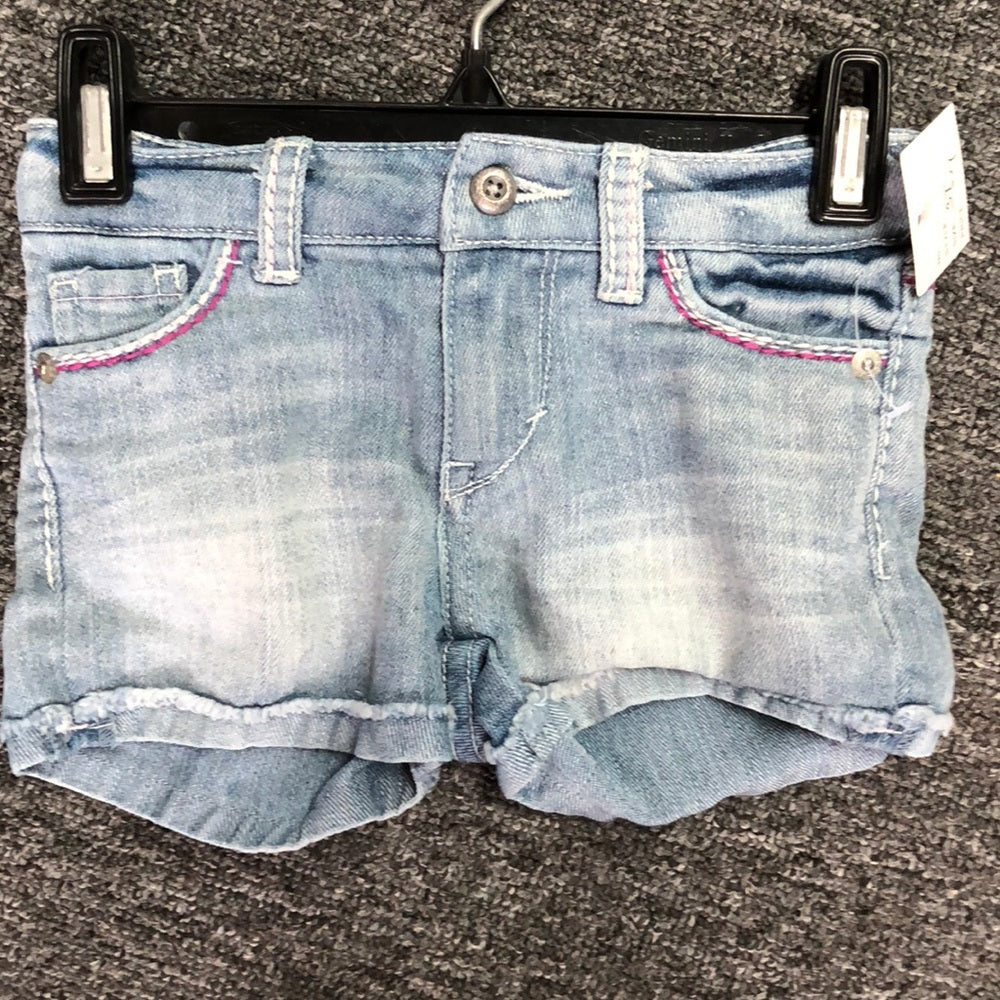 Size 3T Levi’s shorts