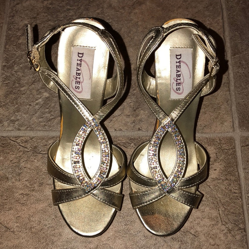 Size 6.5B gold w/ rhinestones platform