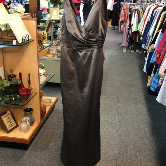 Size 12 gray with black back scarf