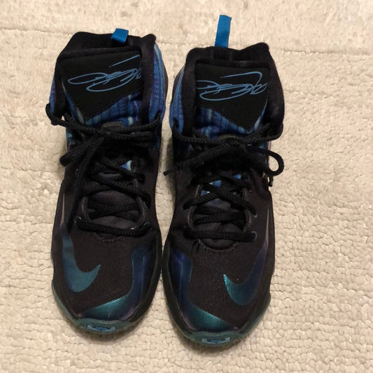 Size 3Y Nike LeBron XIII