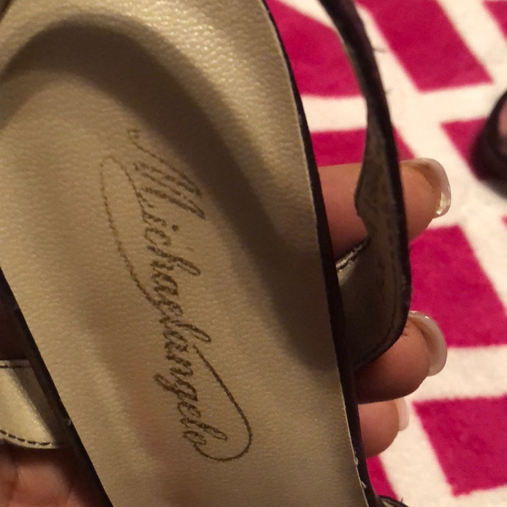 Size 7.5 Michaelangelo chocolate brown heels