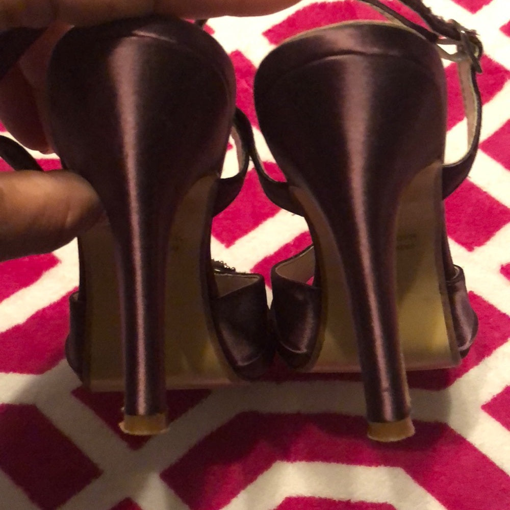 Size 7.5 Michaelangelo chocolate brown heels