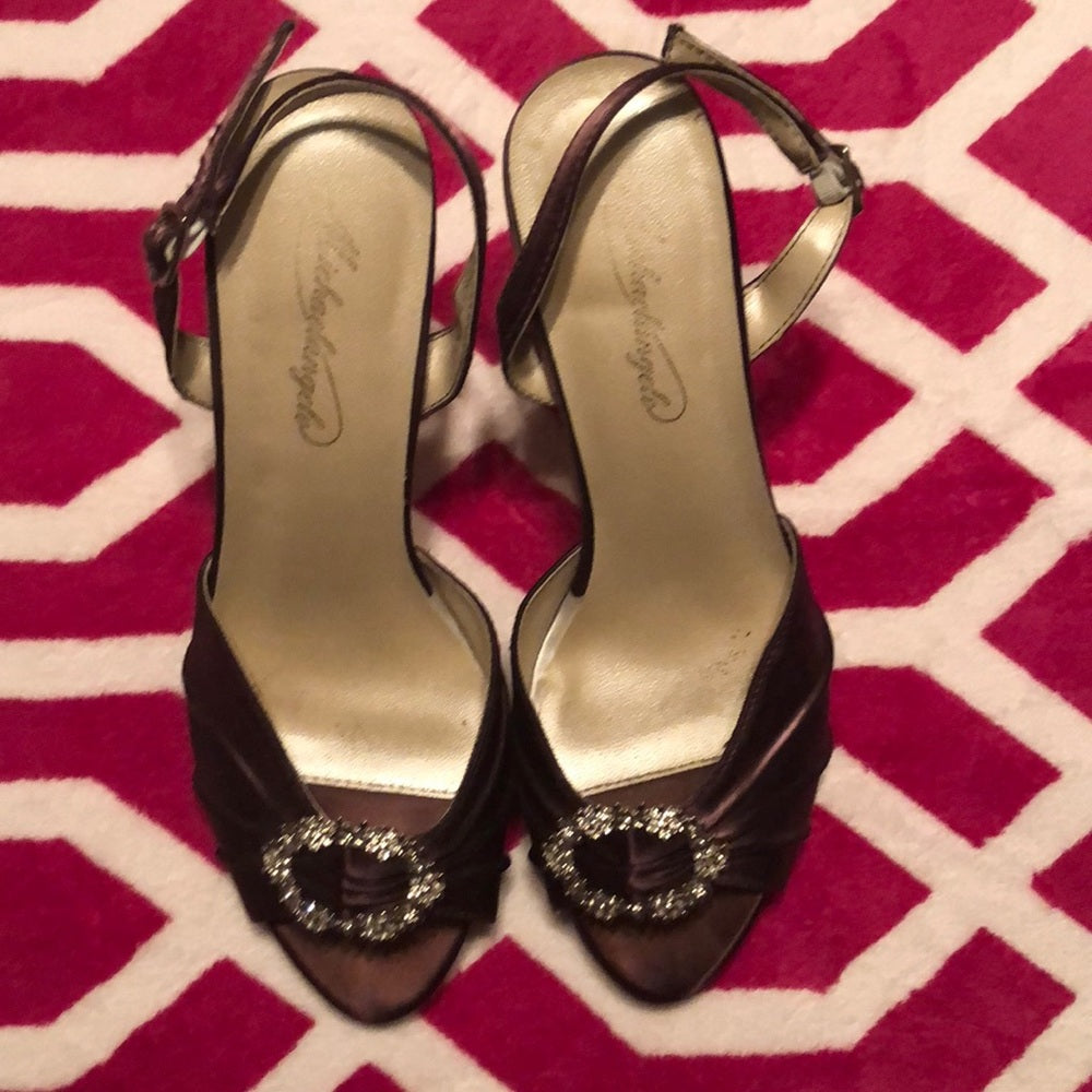 Size 7.5 Michaelangelo chocolate brown heels