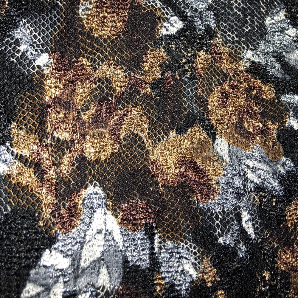 Beautiful Size XL lace top with front lining