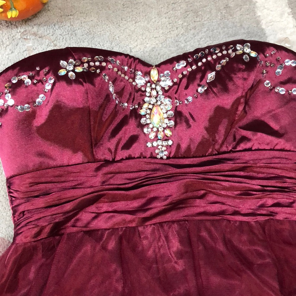 Size 7 burgundy short formal dress