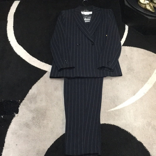 Garfield & Marks sz 6 coat size 8 pants suit