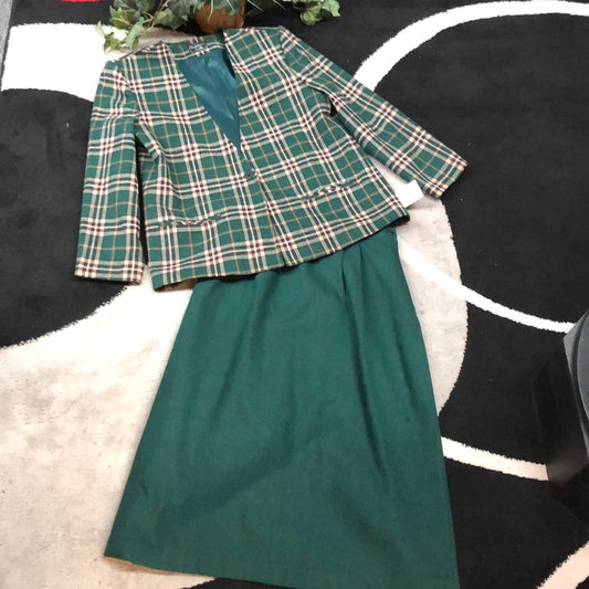 Beautiful skirt jacket wool set size 11/12