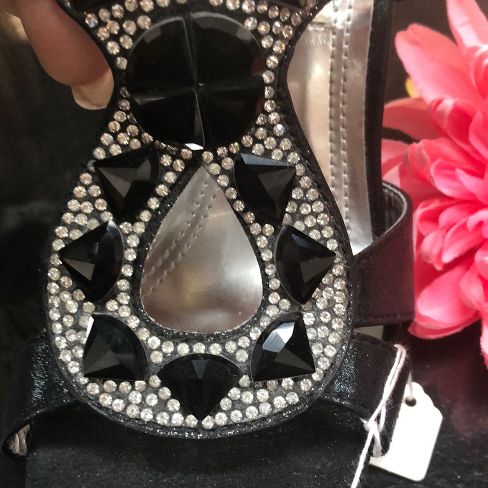 Cute black leather w/rhinestones & Blk jewels