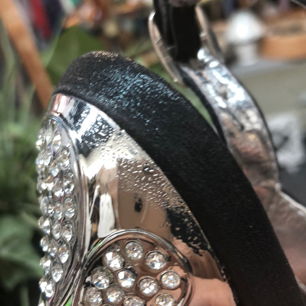 Cute black leather w/rhinestones & Blk jewels