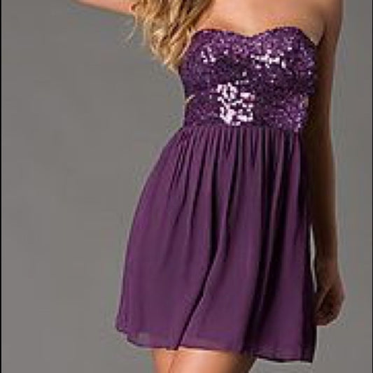 Size 11 NWT short formal dress