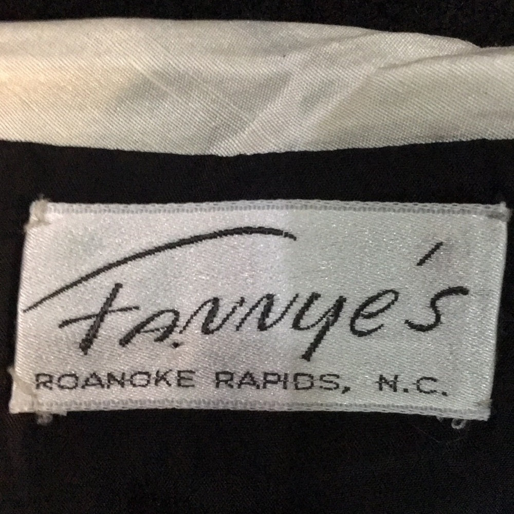 Fannye’s black and white sz 6 dress