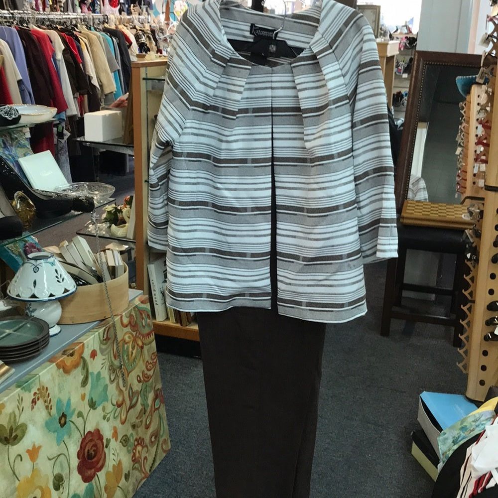 2-piece pant suit 14w