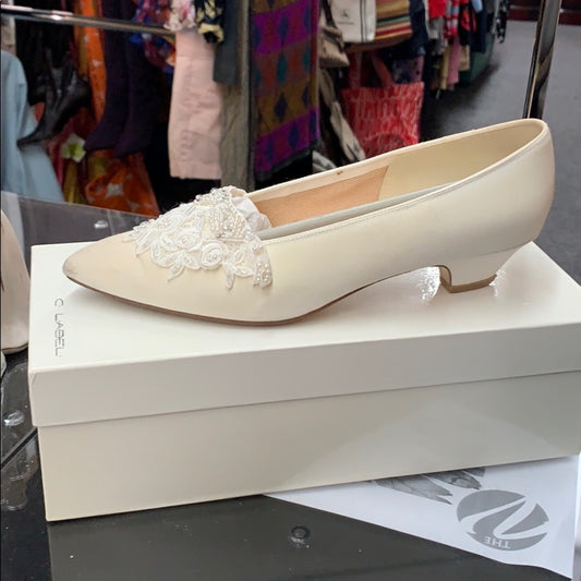 Size 7.5 Dyeables short heels (1 1/2”)