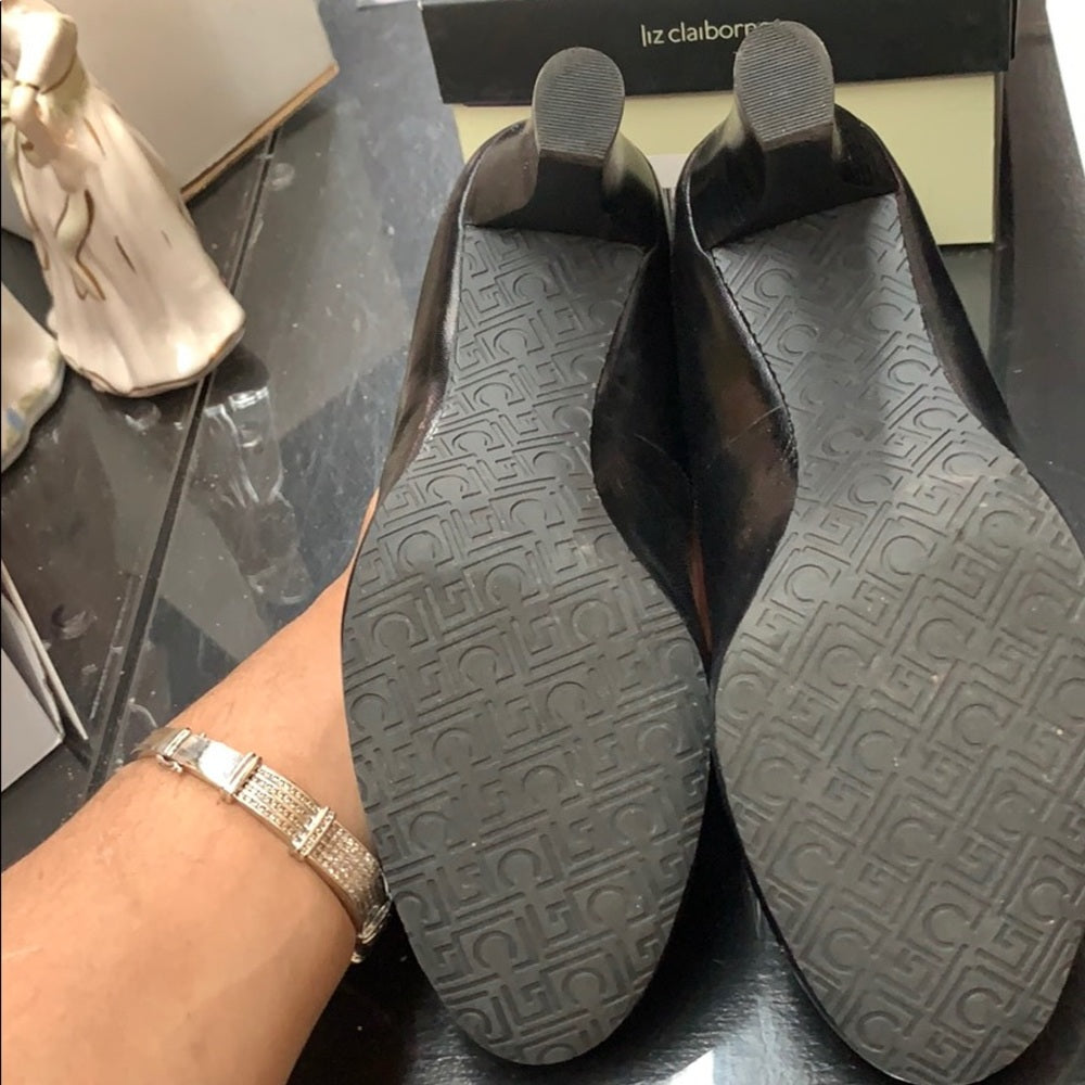 Size 7.5 Liz Claiborne “Johnnie” leather heels
