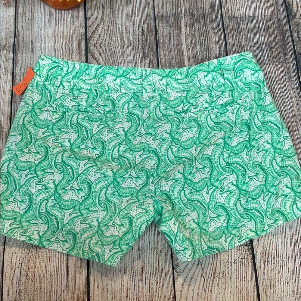 Size 0 shorts with seahorses