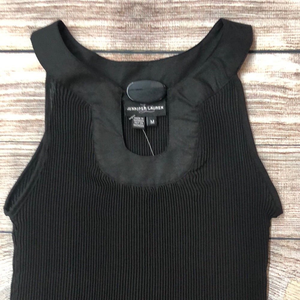 Jennifer Lauren Med black ribbed bottom shirt