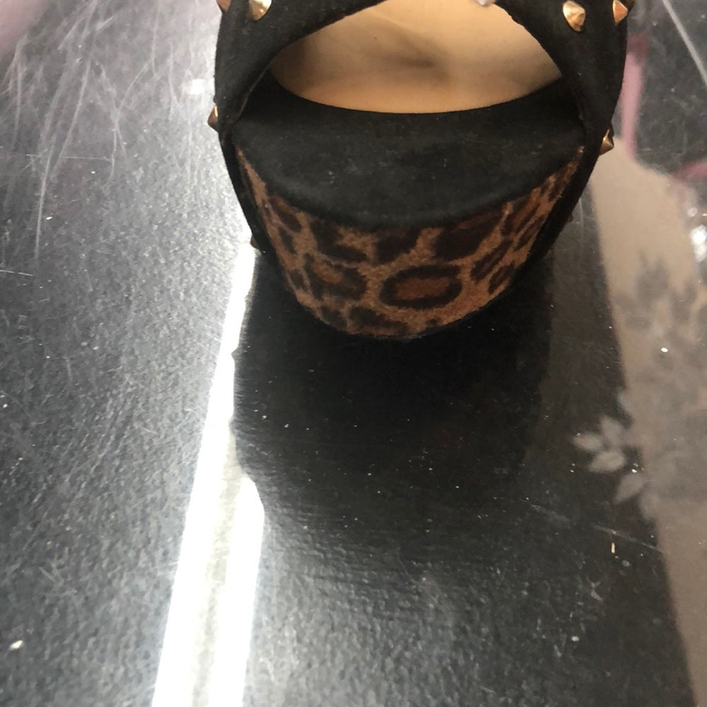 fRh size 8 1/2 multi color heels
