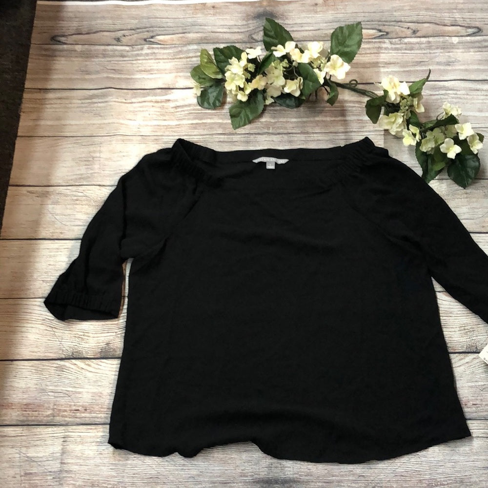 Valeria Stevens size large black top