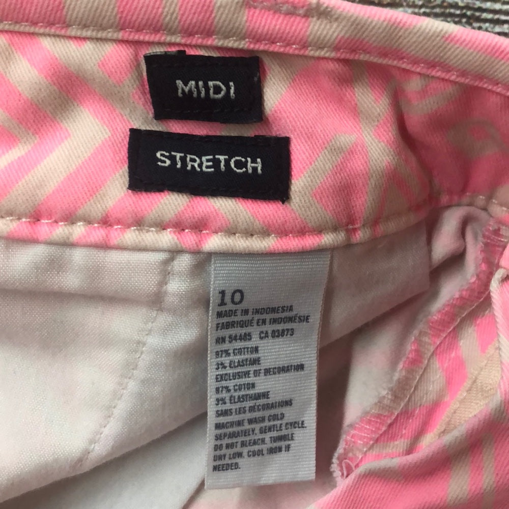 American Eagle pink and white sz 10 lady’s shorts