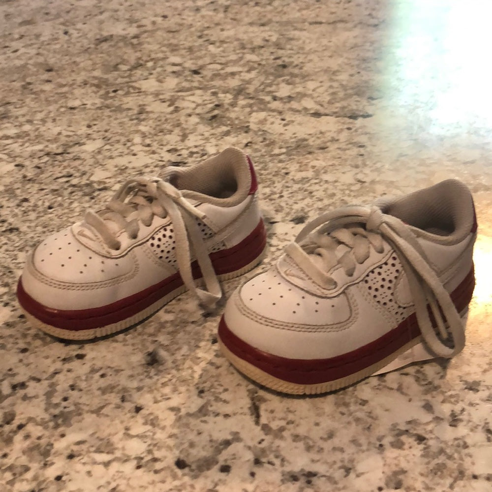 Nike size 6c red & white sneakers