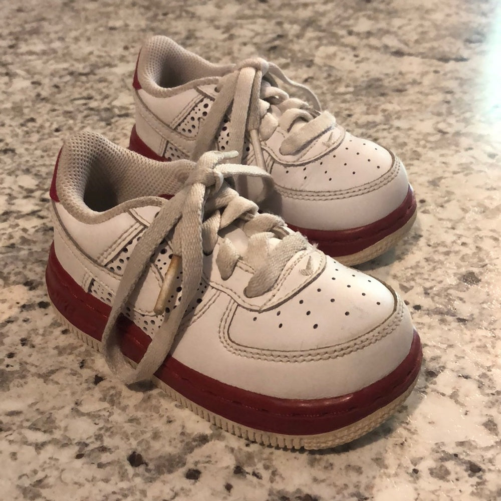 Nike size 6c red & white sneakers