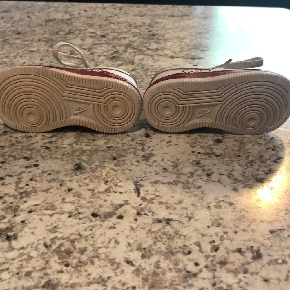 Nike size 6c red & white sneakers