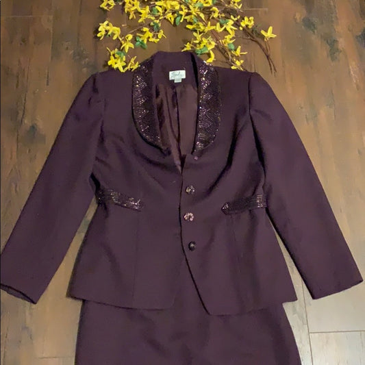 Size 8 beautifully embellished suit by Emily