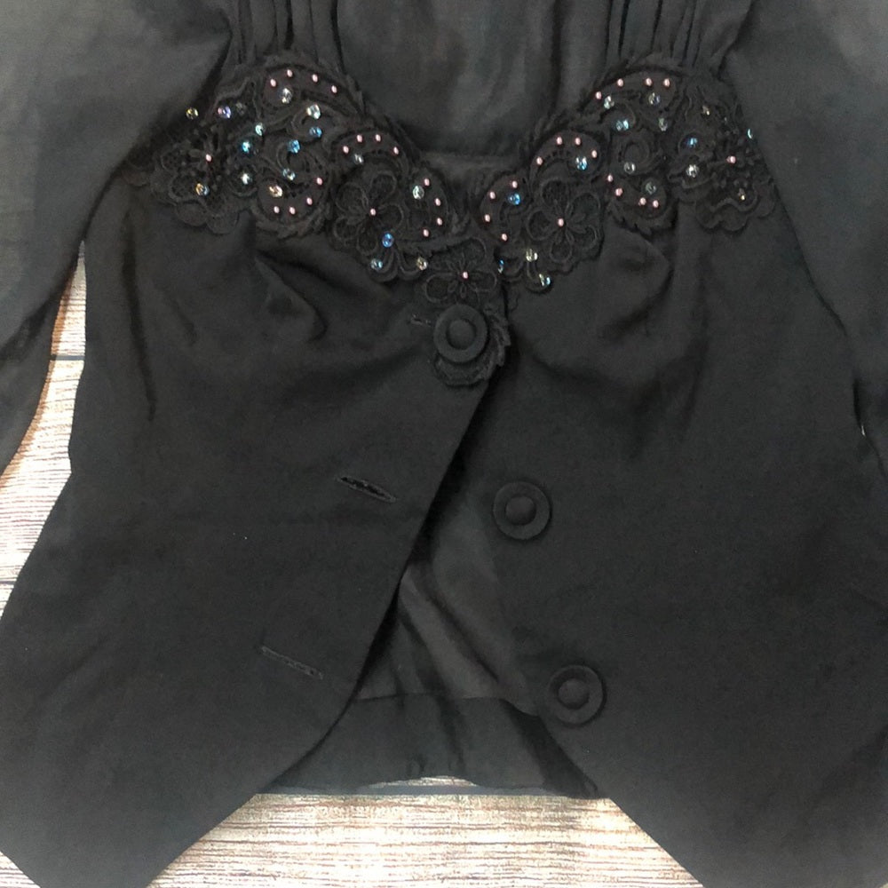 BB/Collections black sz 6 lady’s top