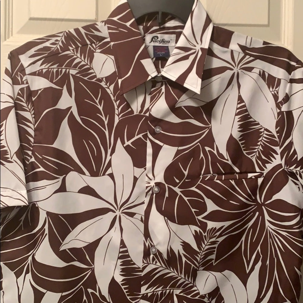 Super lightweight and soft size Large Hawaiian top
