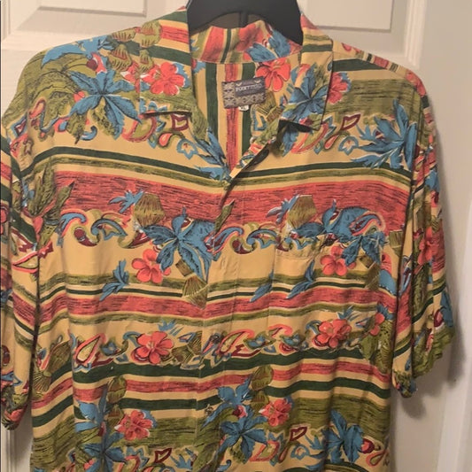 Size  XL Hawaiian style short sleeve top