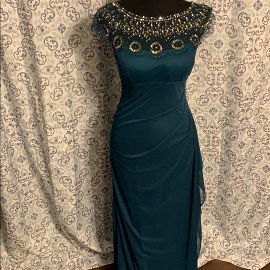 Size 4 Xscape green formal dress