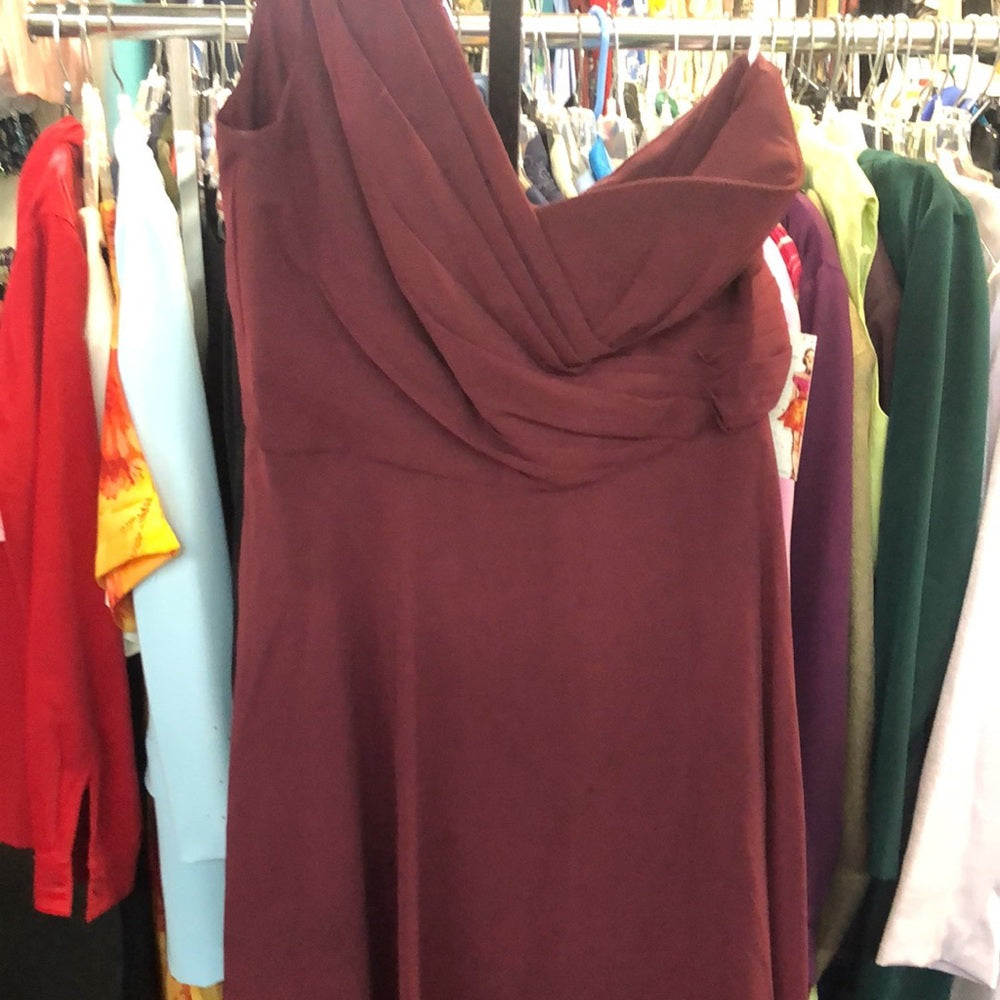 Celebrate sz 8 burgundy long formal dress