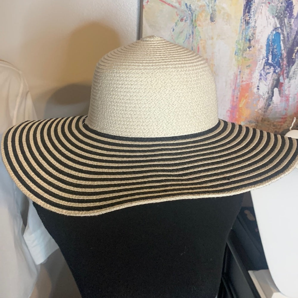 Cruise club floppy straw hat